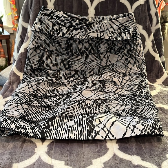 Worthington skirt, size 6p - Picture 4 of 4